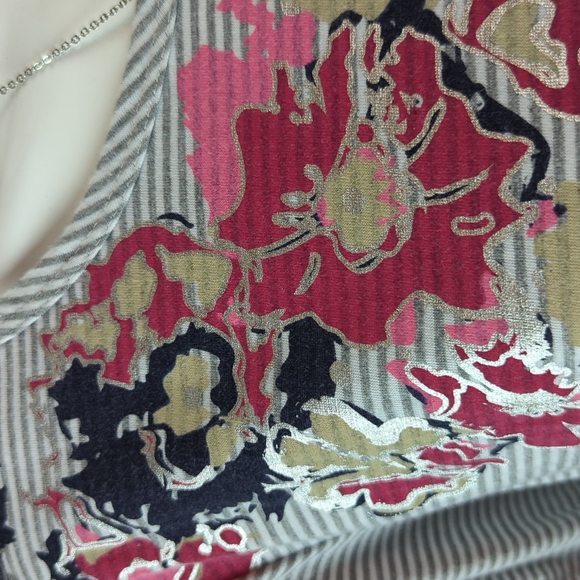 White Stags sz M Cotton Blend Striped Floral Shimmering Top with Elastic Waist - Picture 4 of 6